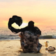 Imagen para el artículo titulado Suben una escena eliminada de Venom 2 inesperadamente romántica
